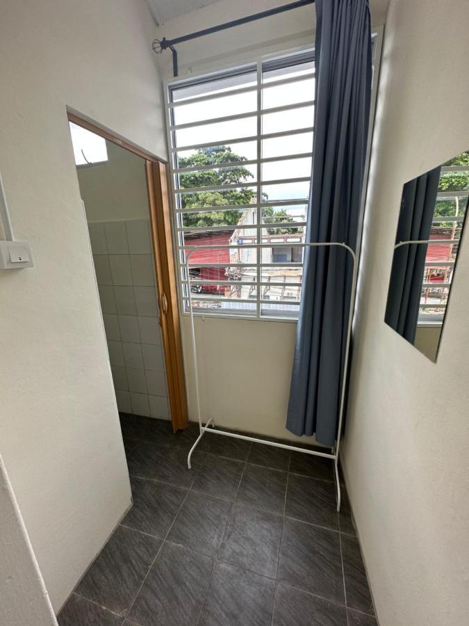 Ww Hostel 22A Private Shower George Town Exterior photo