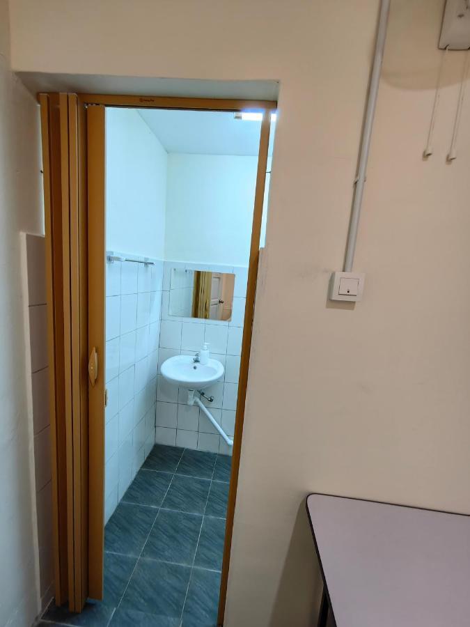 Ww Hostel 22A Private Shower George Town Exterior photo