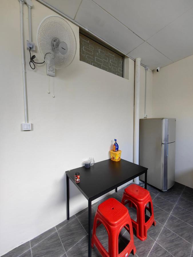 Ww Hostel 22A Private Shower George Town Exterior photo